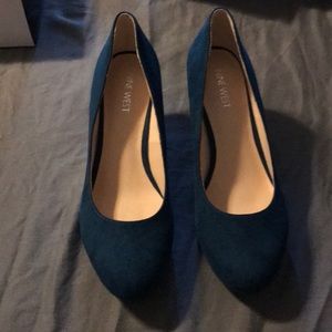 Nine West size 8 dark teal shoes